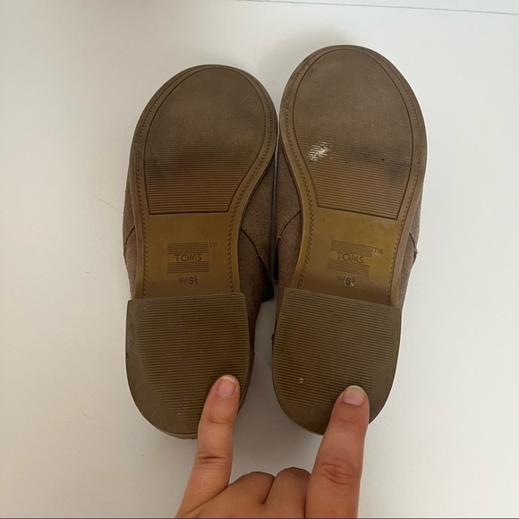 Toms Suede Loafers - Picture 13 of 14